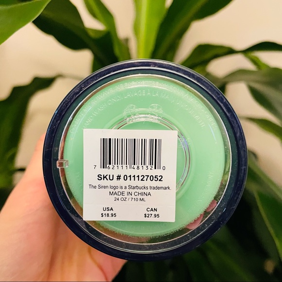 ❤️NEW💚 Starbucks Holiday 2021 Poinsettia 24 oz Cold Cup - Picture 4 of 4